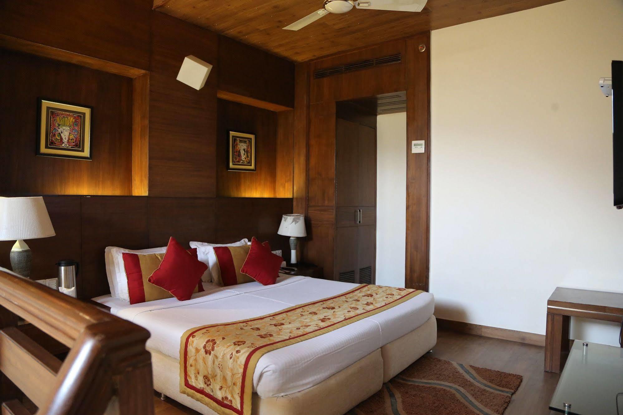 Baba Resorts Dharampur Dharampur  المظهر الخارجي الصورة
